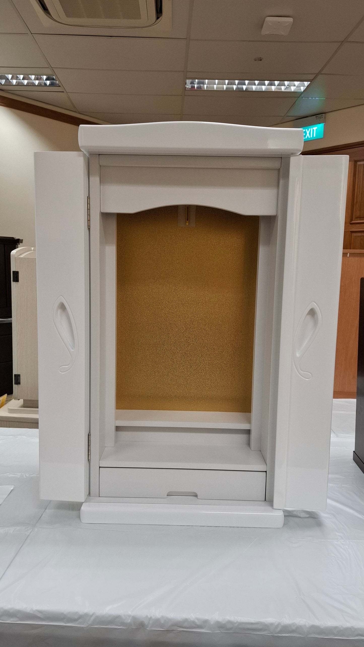 Altar Pure White