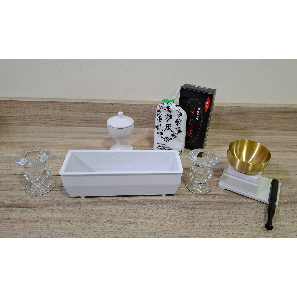 Butsugu Vic Set (White)