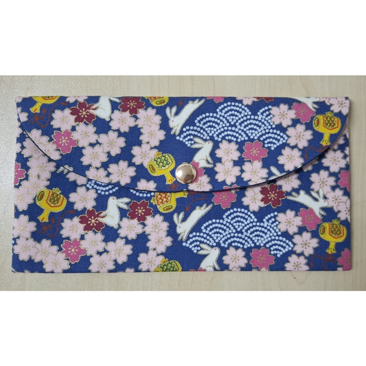 Beads Case w metallic button